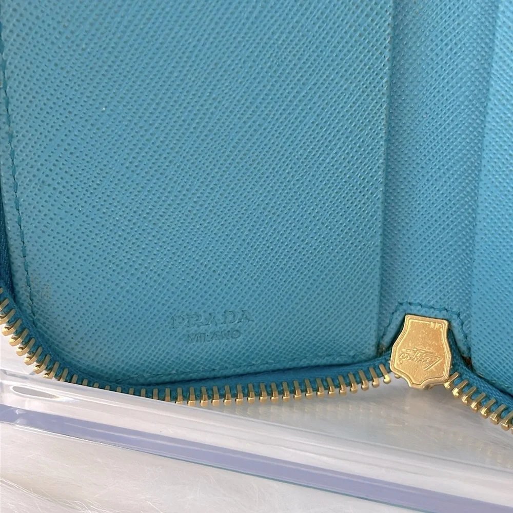 Prada Saffiano Zippy‎ Key/Card Holder